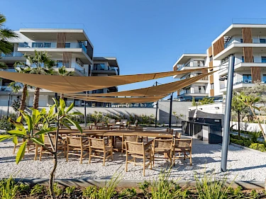 Image of GARDEN SQUARE