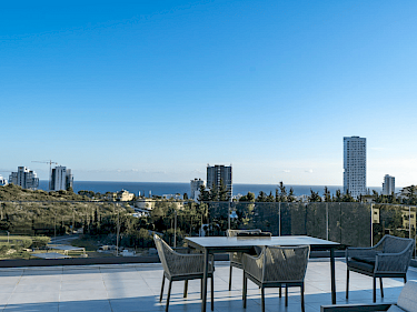 Image of GARDEN SQUARE