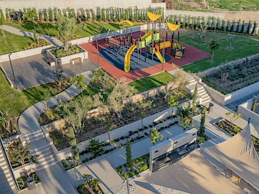 Image of GARDEN SQUARE