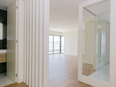 Image of ​​​​​​​NOVA PORTELA