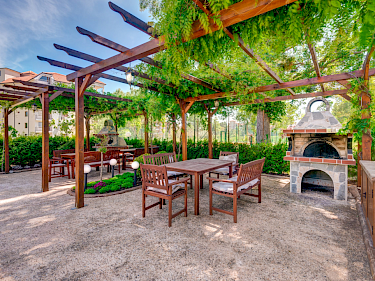 Image of Izida Palace