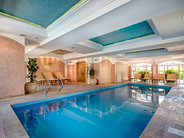 Image of Izida Palace