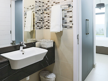 Image of Candace Aster