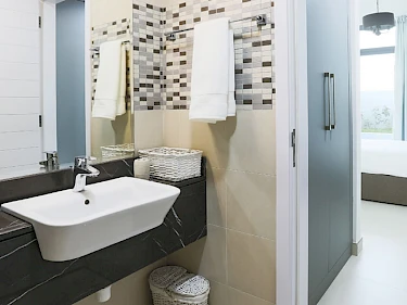 Image of Candace Aster