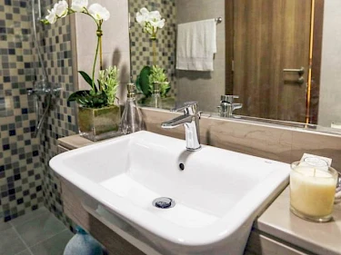 Image of Azizi Farishta