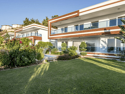 Image of Kurt Safir Granada Vip Villas