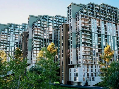 Image of White Square Mindeli